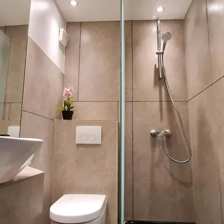 3,5 Suite, Kitchen, Terrace In Upper Town 아파트 *