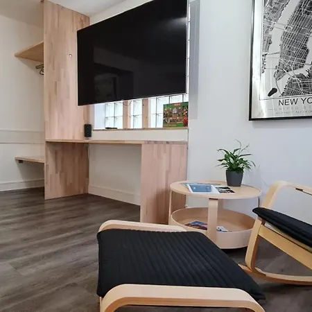 3,5 Suite, Kitchen, Terrace In Upper Town Appartement